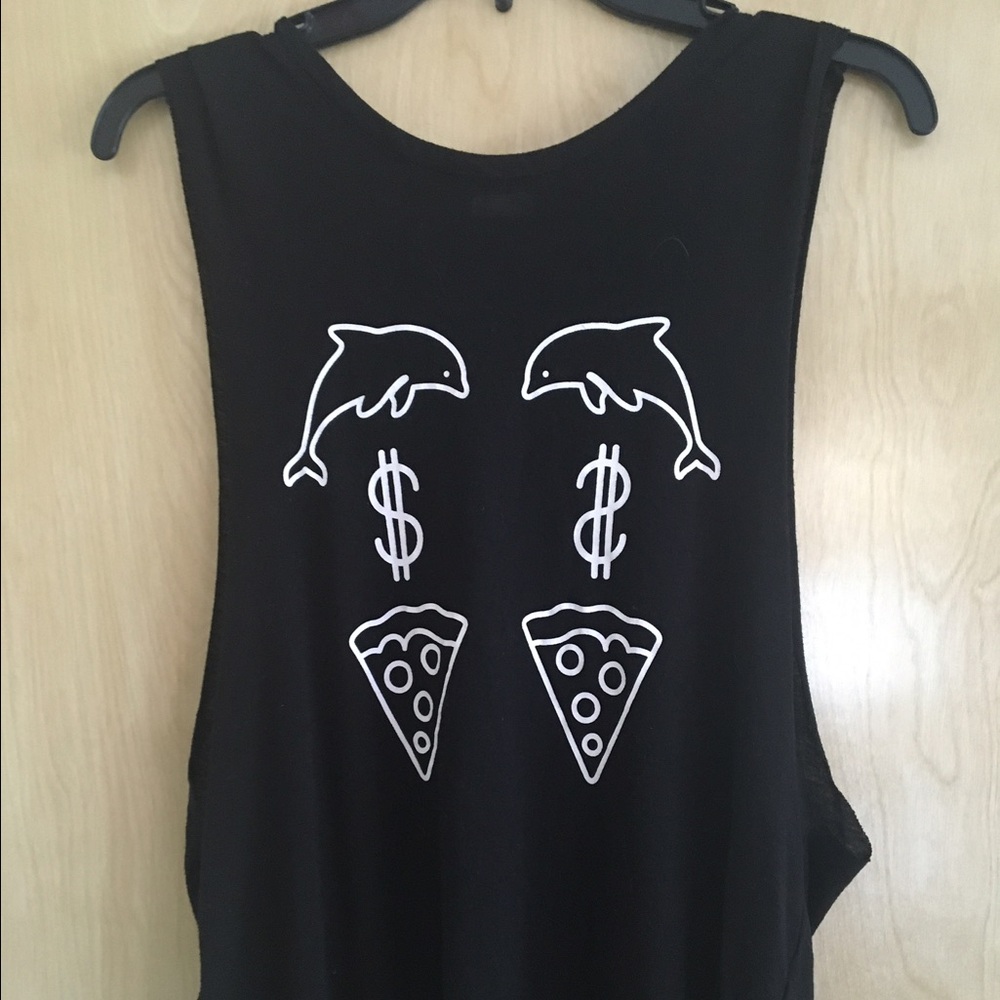 Black Muscle Tee